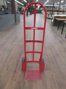 lot 832 image: 2-Wheel Dolly.
