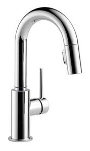 lot 21 image: DELTA Trinsic Single-Handle Pull-Down Sprayer Bar Faucet with MagnaTite Docking in Chrome