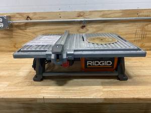 lot 10 image: RIDGID 6.5 Amp Corded 7 in. Table Top Wet Tile Saw