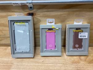lot 121 image: HEYDAY Lot of 3-  Power Banks