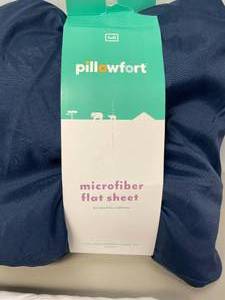 lot 37 image: 3 Piece Full Size Bedding Blue Sheet Set
