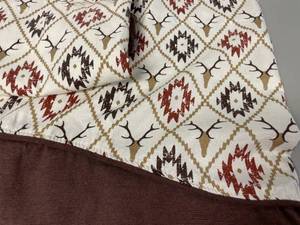 lot 39 image: Western Theme Window Valances & White Throw Blanket