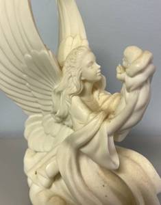 lot 70 image: Roman Millenium Second in Guardian Angel Series Angel Statue Figurine