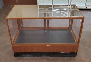 Retail Display Case with Sliding Glass Doors - No locking mechanisms