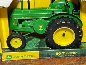 lot 11 image: John Deere 80 Tractor WMSTR John Deere Expo 2008 Rollag MN