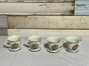 lot 54 image: Shirley Temple Tea Cups Set of 4