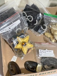 lot 60 image: Large Variety Pin Broaches, Shoe Clips