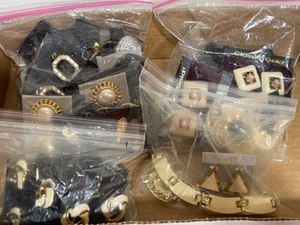 lot 61 image: Variety Clip on Earrings