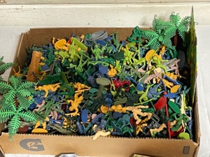 lot 74 image: Large Assortment of Army Figures, Jets, Tanks