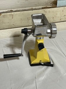 lot 77 image: Vintage Rival Manual Meat Grinder