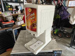 lot 533 image: Gehls Guernsey Farms Hot Top 2 Commercial NSF Nacho Cheese Dispenser