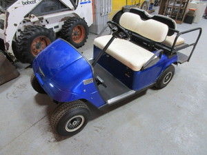 lot 1 image: E-Z-Go TXT Golf Cart