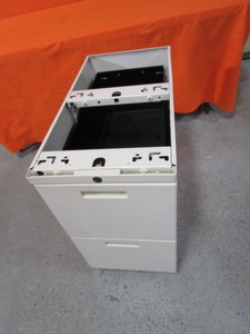 lot 26 image: Under Desk 2 Drawer File Cabinet