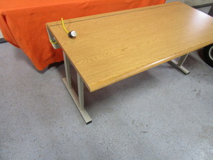 lot 9 image: Adjustable Height Computer Desks 30x60