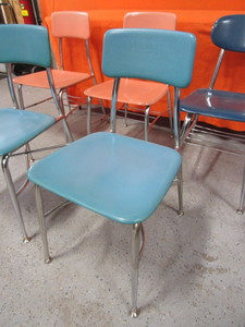 lot 30 image: (5) Student Chairs 17 Seat Height