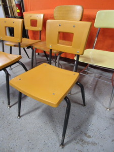 lot 31 image: (5) Student Chairs 17 Seat Height