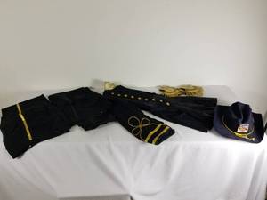 lot 90 image: Civil War Union General Uniform