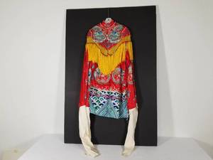 lot 119 image: Southeast Asian Ceremonial Clothing