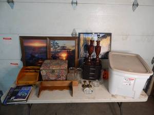 Assorted Home Decor With Tote & Lid