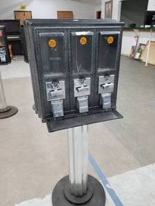 Northwestern Bulk Candy Dispenser $.25 3-head