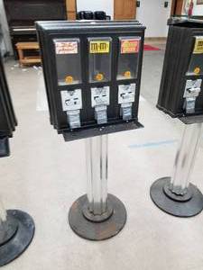 Northwestern Bulk Candy Dispenser $.25 3-head