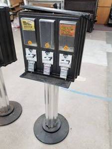 Northwestern Bulk Candy Dispenser $.25 3-head