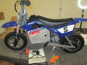 razor dirt rocket electric dirt bik...