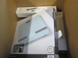 lot of fine brush bath brushes and ...