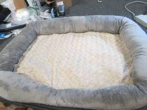 pet bed roughly 40 x 35 ...