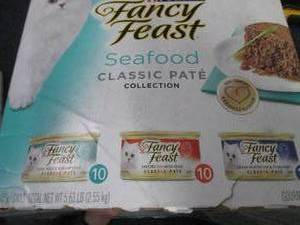 Fancy Feast Seafood Classic Pate...