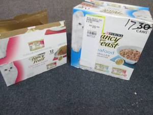 Fancy Feast 25 cans, Chicken Feast ...
