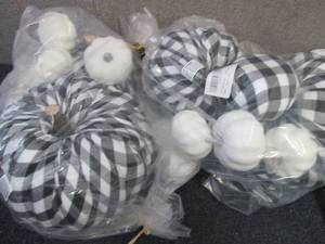 2 - 9pc Fall Dcor Sets...