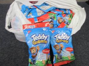 18 pks Teddy Grahams...