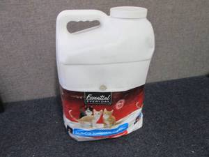 Essential Everyday Clumping Litter...