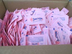 Case of 2000 pks Sweet N Low...