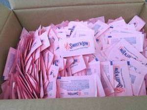 Case of 2000 pks Sweet N Low...