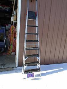 Hailo German made step ladder. Model 8050-827. 330 lb rating. As shown.