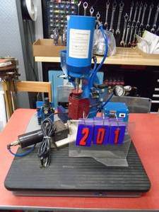 Model AB150 Injection prress with air vice & manual hopper. Powers up & heats up. Good overall condition. THIS ITEM HAS A RESERVE.