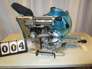 Makita DXT Slide Compound Miter Saw