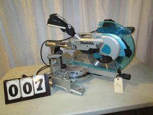 Makita 12 DXT Slide Compound Miter Saw