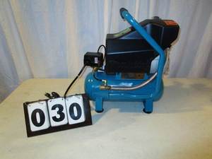 Makita 2.6 Gallon Air Compressor
