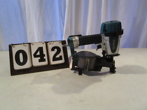 Makita Pneumatic Roofing Coil Nailer