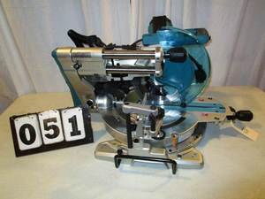 Makita 10Slide Compound Miter Saw
