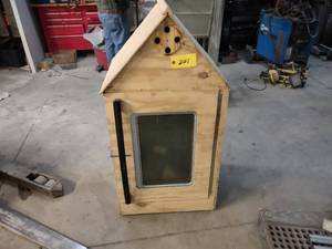 lot 201 image: Smoker, 25x21x52...