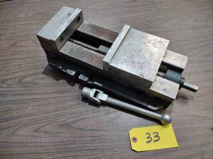 lot 33 image: 6 Machine Vise with Handle...