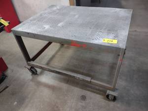 lot 208 image: Shop Cart, 36x50x31...