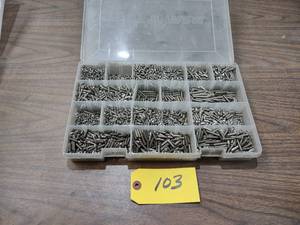 lot 103 image: Stainless Steel Set Screws, 10-32 &...