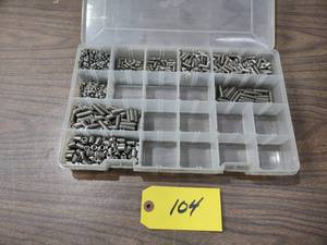 lot 104 image: Stainless Steel Set Screws, 14, 5...