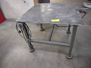 lot 30 image: Steel Welding Table, 40x40x33, 34...