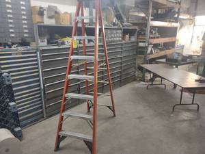 lot 213 image: Werner 8 Fiberglass Step Ladder...